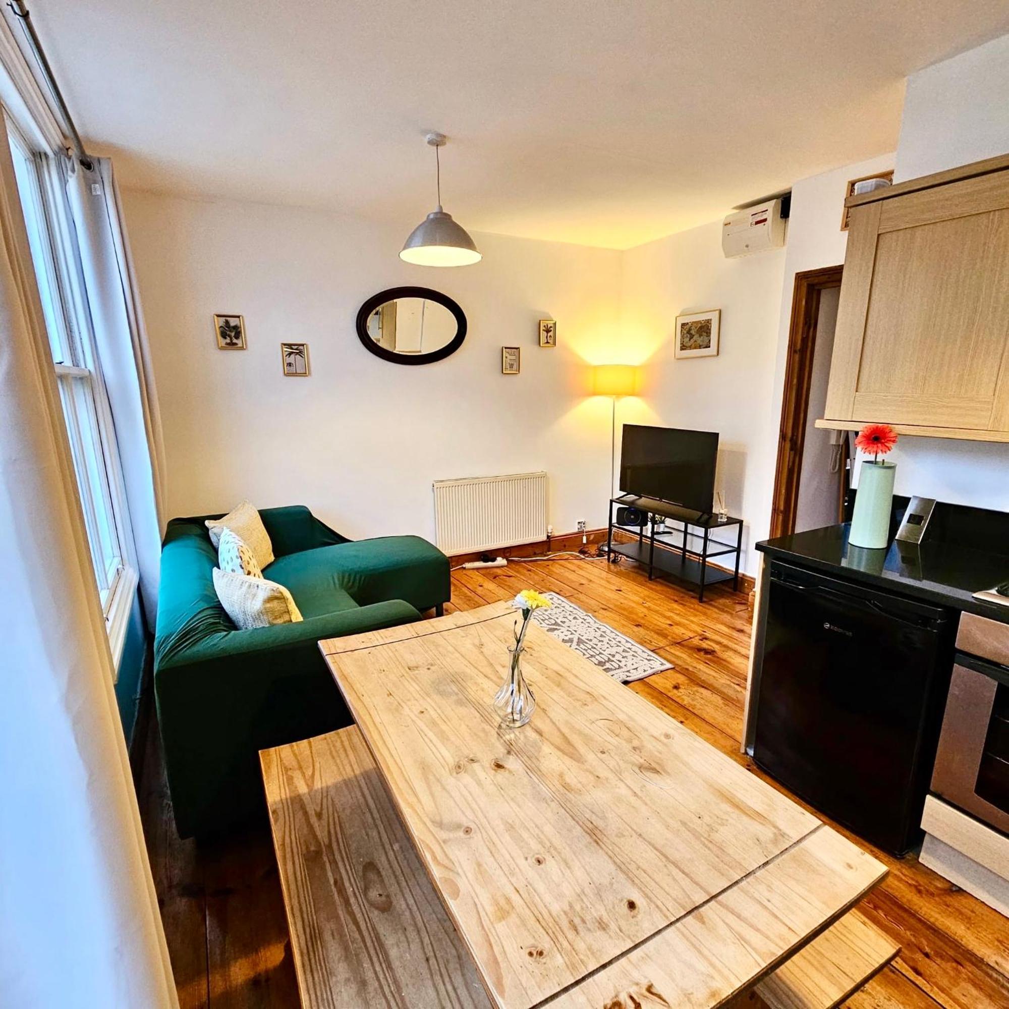 Lovely 1 Bed Apartment 2 Min To Station ลอนดอน ภายนอก รูปภาพ